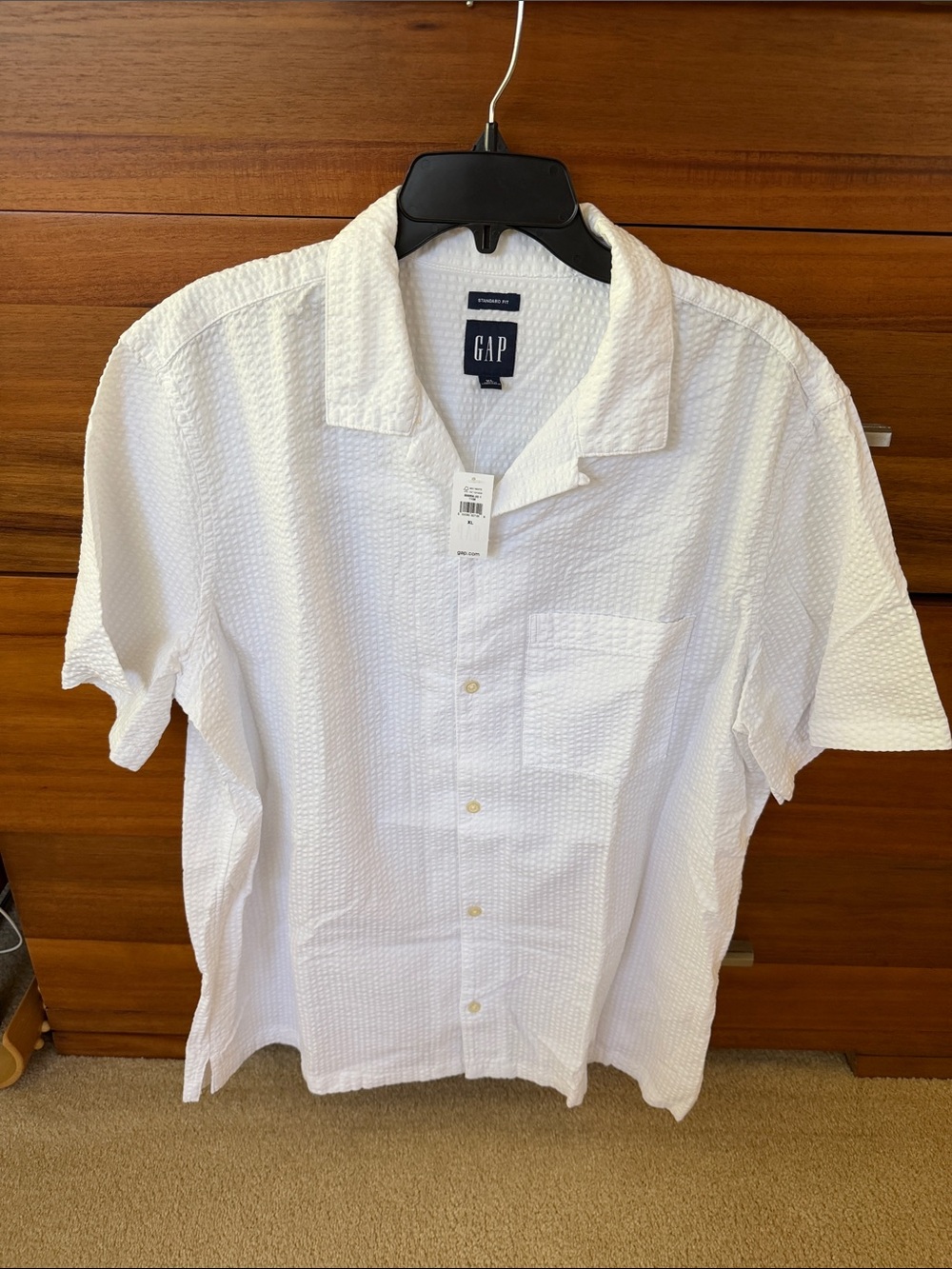 GAP Men's White Textured Short-Sleeve Button-Down Shirt